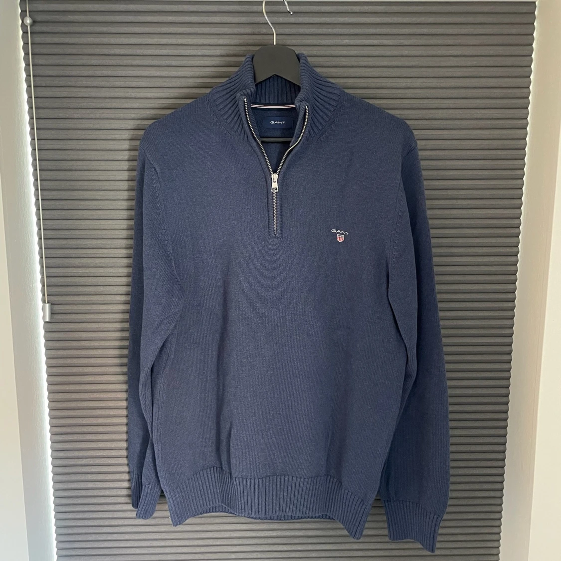 Marinblå stickad tröja från GANT - 1