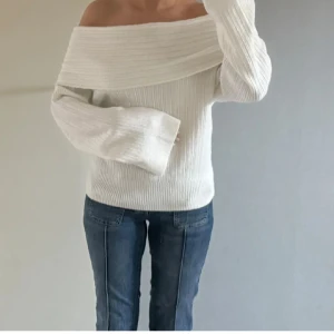 Offshoulder tröja Nelly - Tröja från nelly i storlek XS, slutsåld på hemsidan. Bra skick
