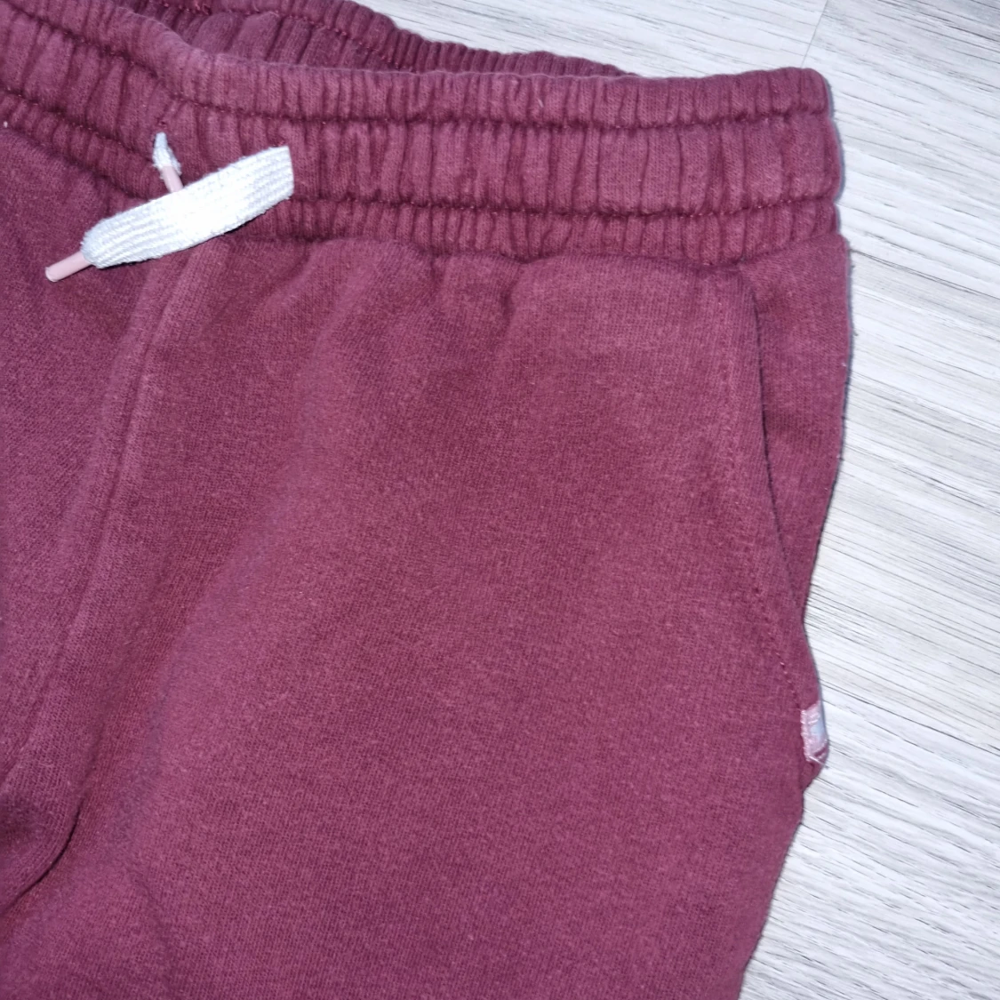 Vinröda mjukisbyxor från H&M - 2