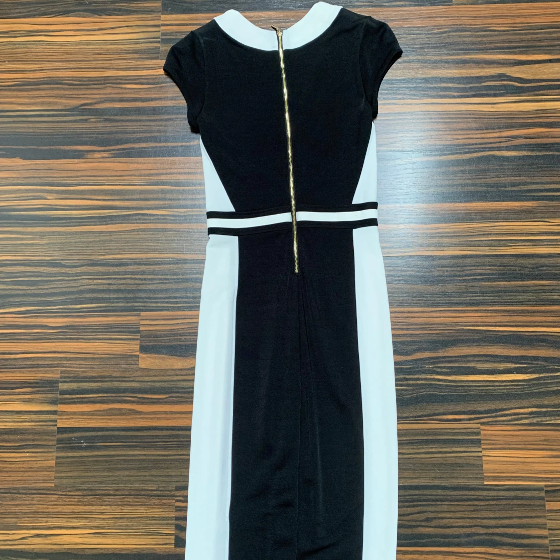 Svart och vit klänning från H&M - 1