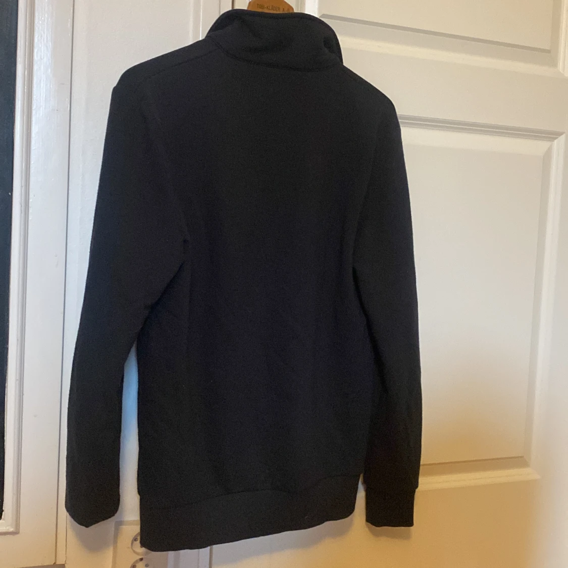 Svart tröja med dragkedja från ASOS DESIGN - 1