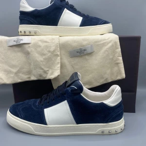 Valentino sneakers - Oanvända i princip