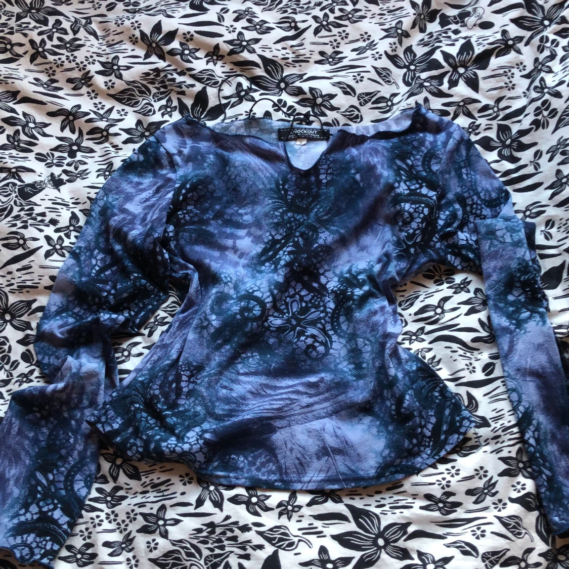 Blå långärmad topp från Knockout