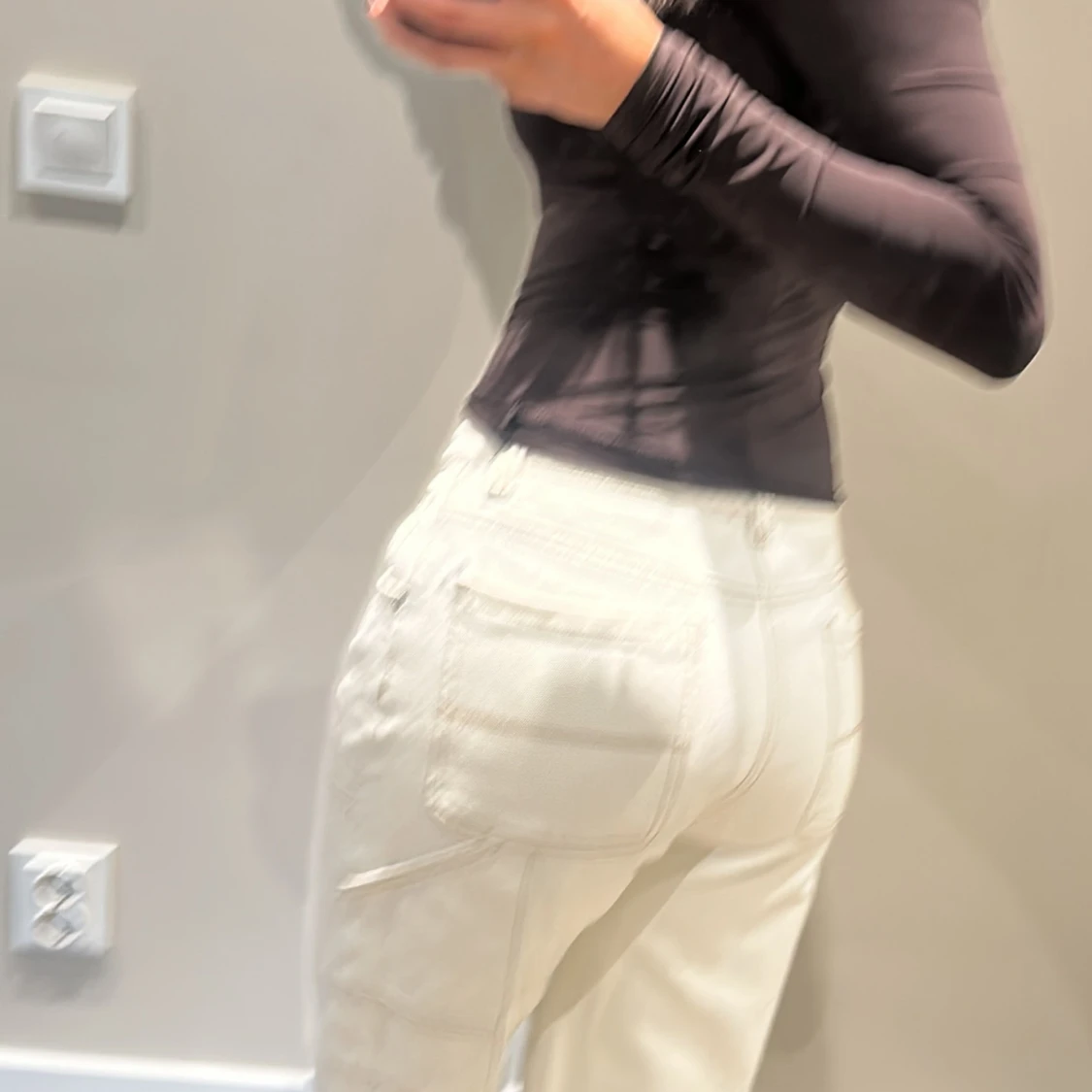 Vita jeansbyxor med kontrastsömmar - 1