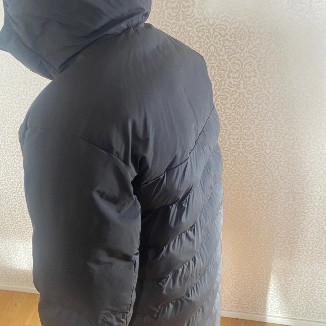 Svart dunjacka från Haglöfs - 3