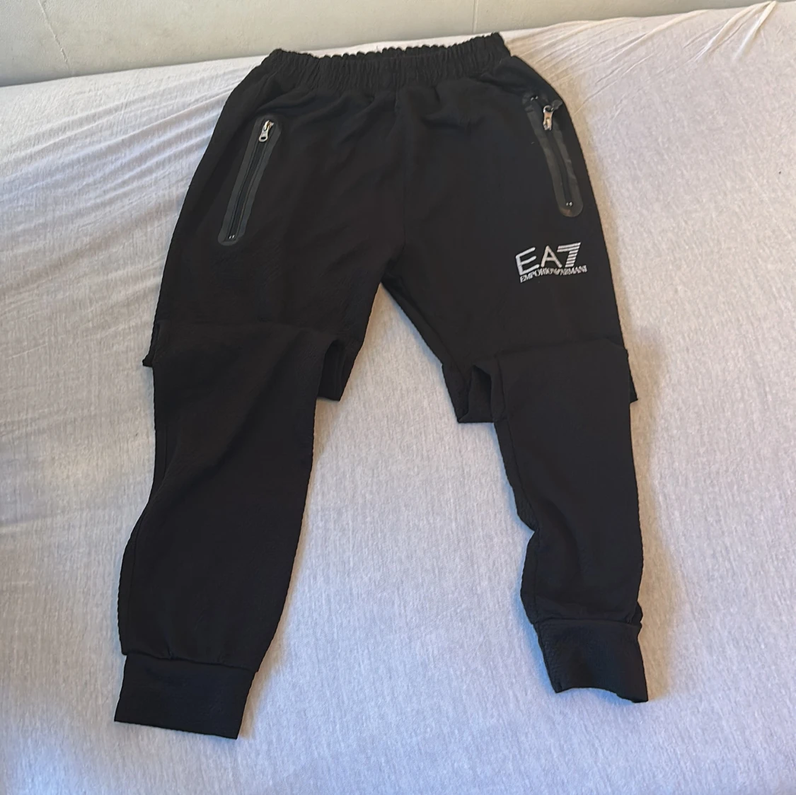 Svarta träningsbyxor från Emporio Armani