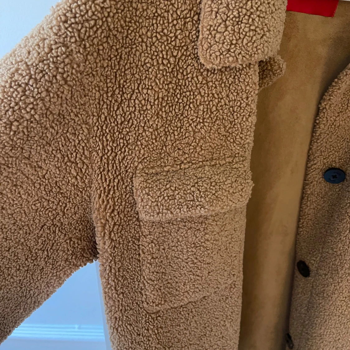 Beige teddyjacka från Hugo Boss - 4