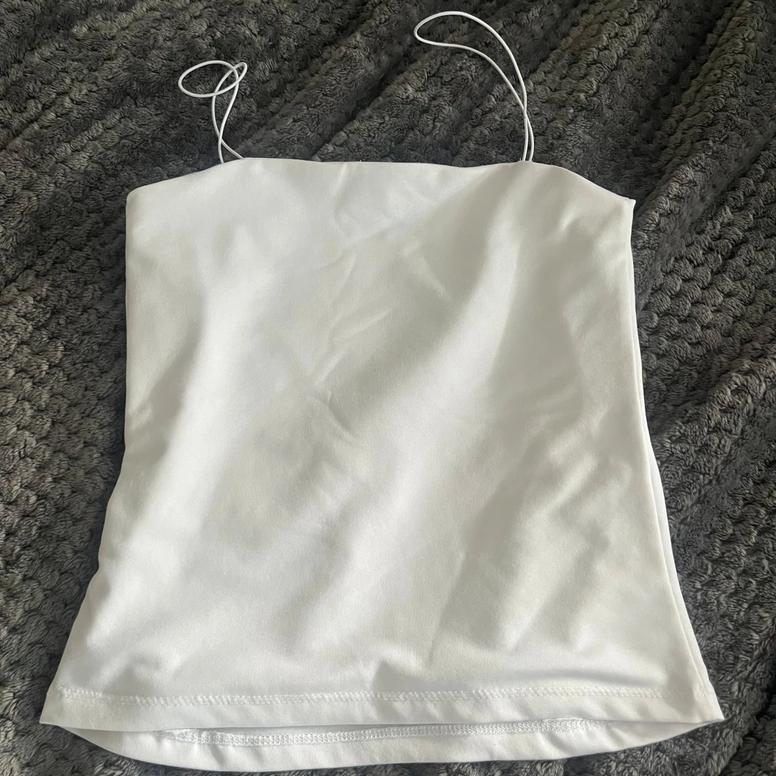 Vit linnetopp från Amisu - 1