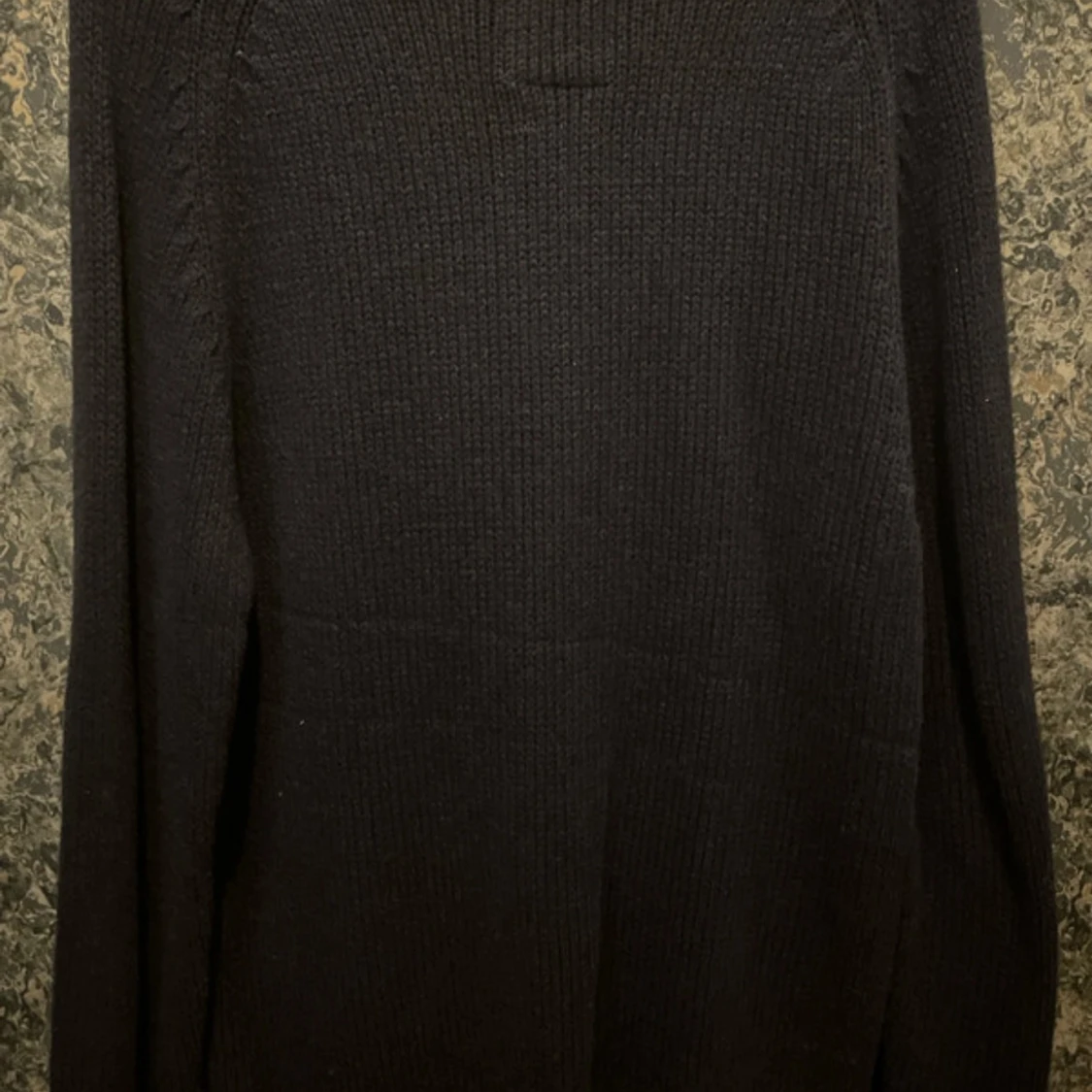 Mörkblå stickad tröja från Lexington - 2