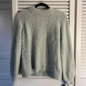 stickad tröja  - jätte mysig 