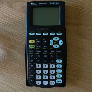 Texas Instruments TI-82 Stats miniräknare - Säljer en grafritande miniräknare TI-82 Stats från Texas Instruments. Köpte ny och är knappt använd