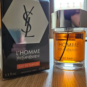L'Homme Eau de Parfum från Yves Saint Laurent - Endast öppnad och använd enstaka gång. Kvitto finns. Kan hämtas i Göteborg.