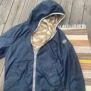 Vändbar vindjacka från Colmar - Snygg vintage vändbar colmar windbreaker! I storlek S/M! Är i bra skick!