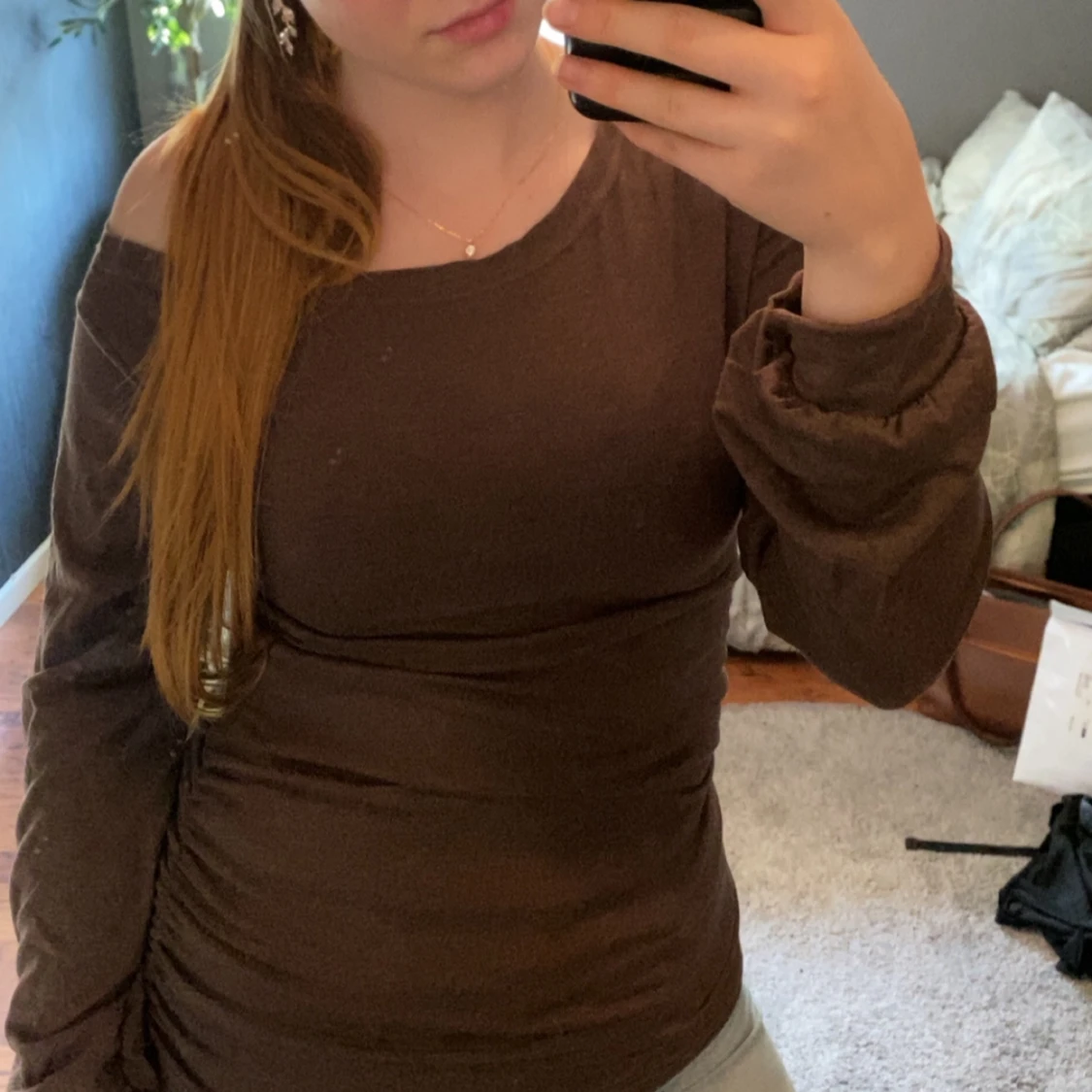 Brun långärmad topp med oneshoulder