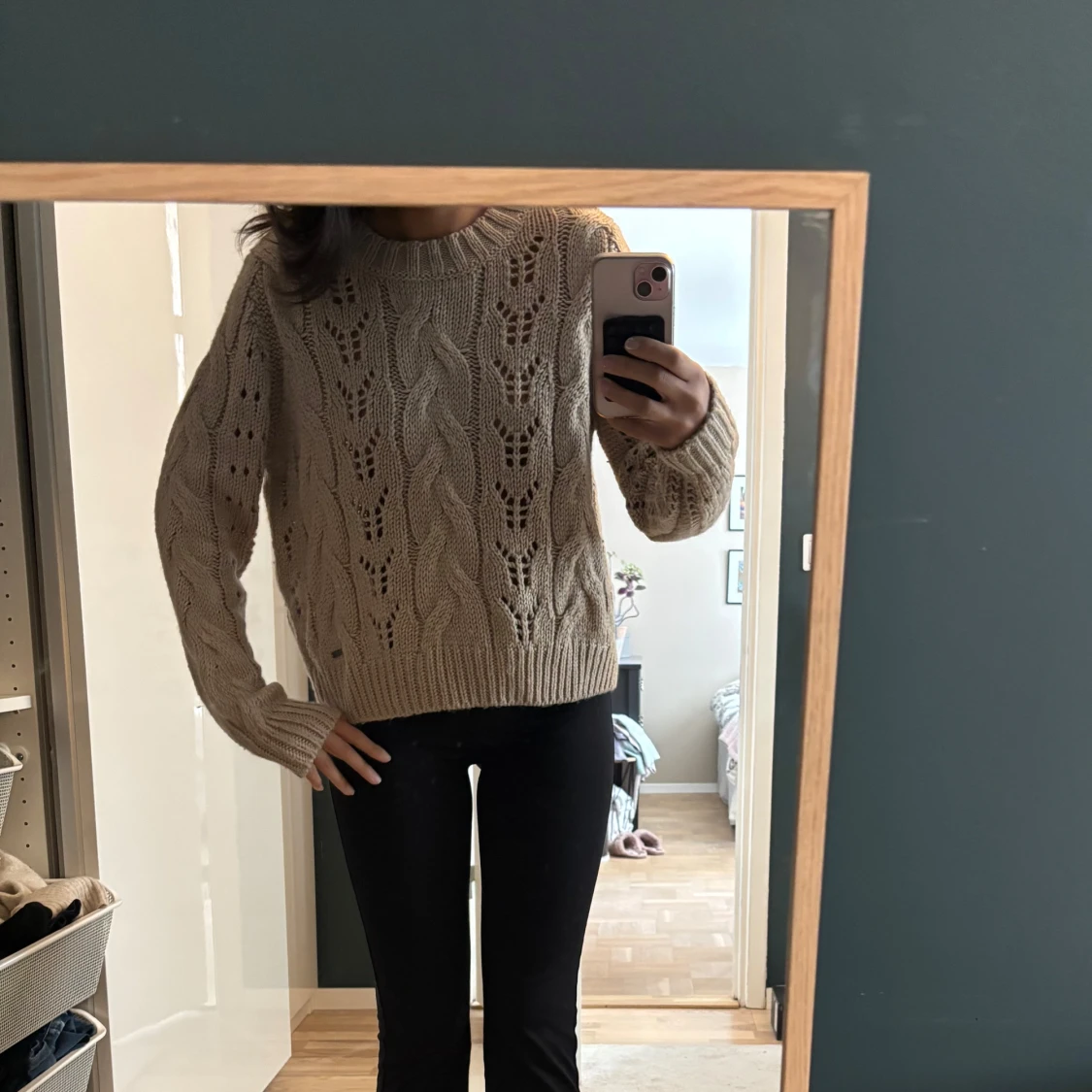 Beige stickad tröja