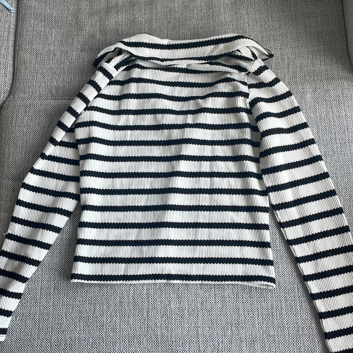 Randig stickad tröja - 3