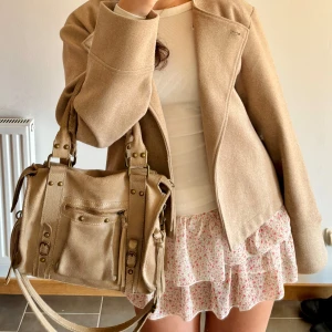 somrigkjol - Kjol från okänt märke. Storlek S som motsvarar storlek 36❤️säljer pga den har blivit för liten 