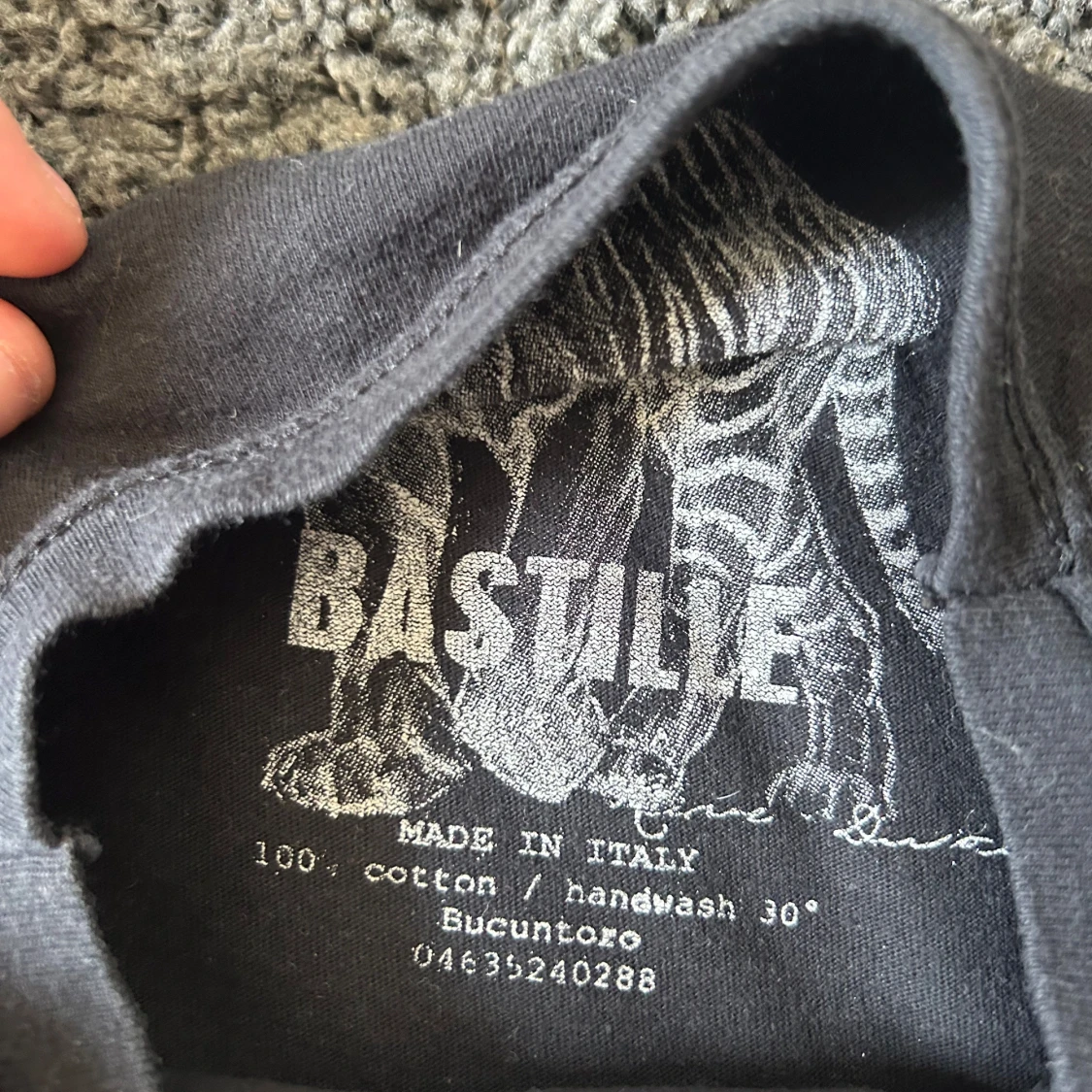 Svart t-shirt med boxningsmotiv från Bastille - 1