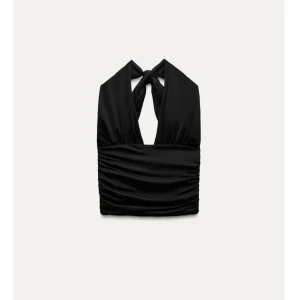 Svart topp - Helt oanvänd topp från Zara, passar perfekt till sommaren😍Storlek M men skulle passa i S också!