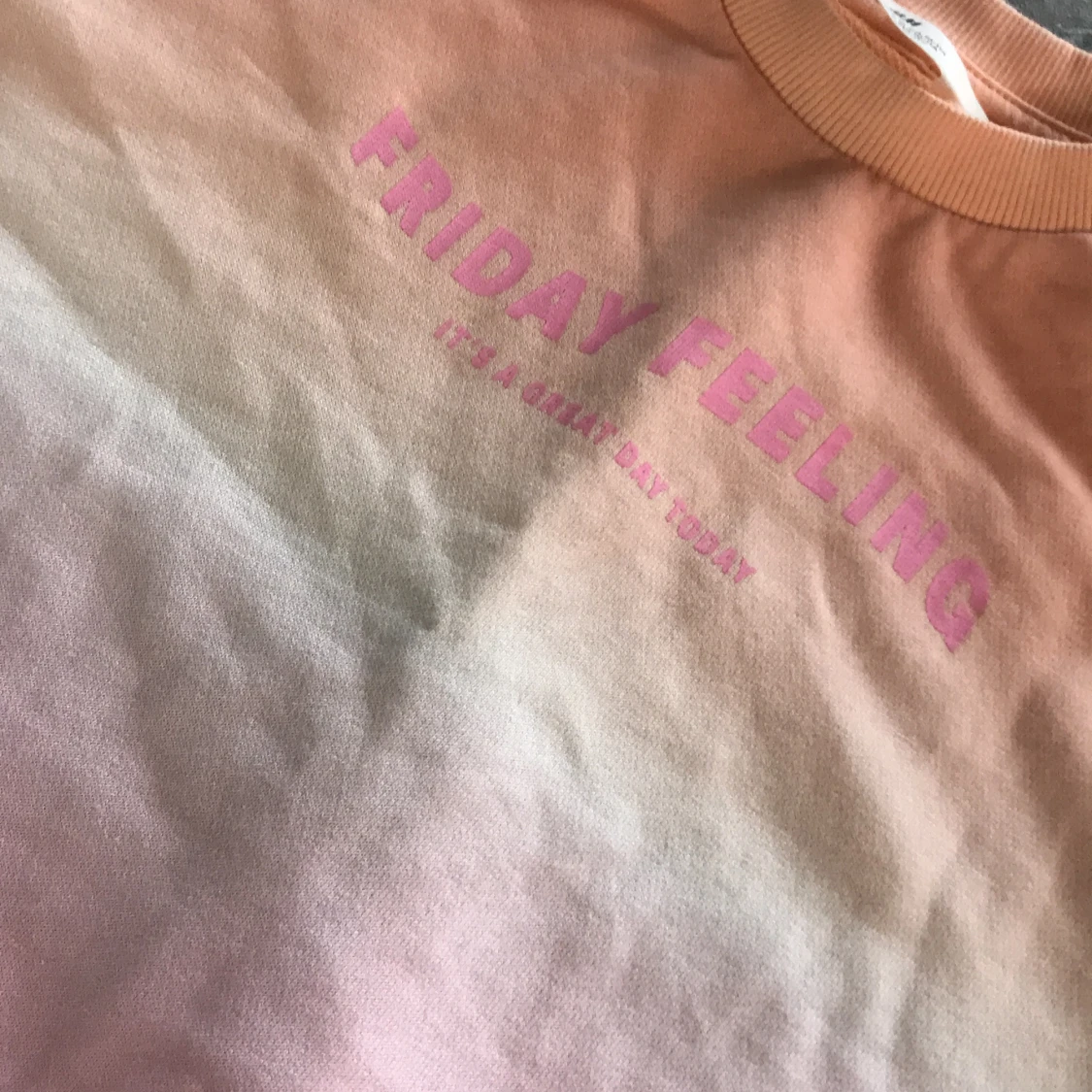 Croppad sweatshirt i pastell från H&M - 1