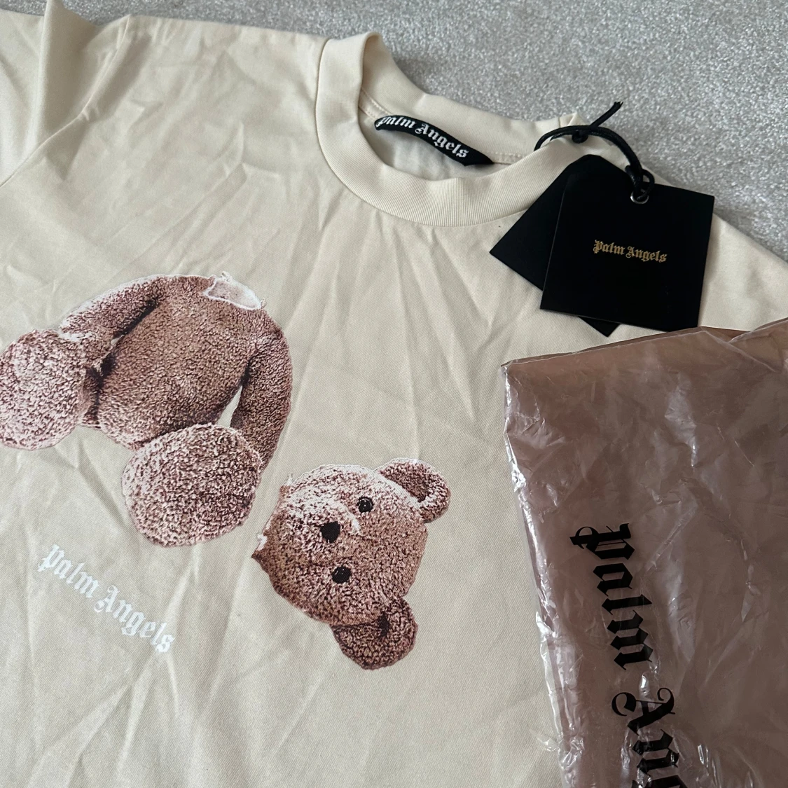 Beige t-shirt med nalletryck från Palm Angels - 2