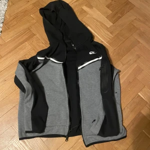 Nike tech fleece  - Nike tech fleece i storlek L/M