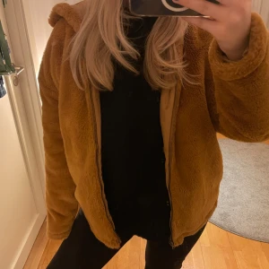 Brun teddy/päls jack - Så fin och perfekt tunn nu till våren!🤗