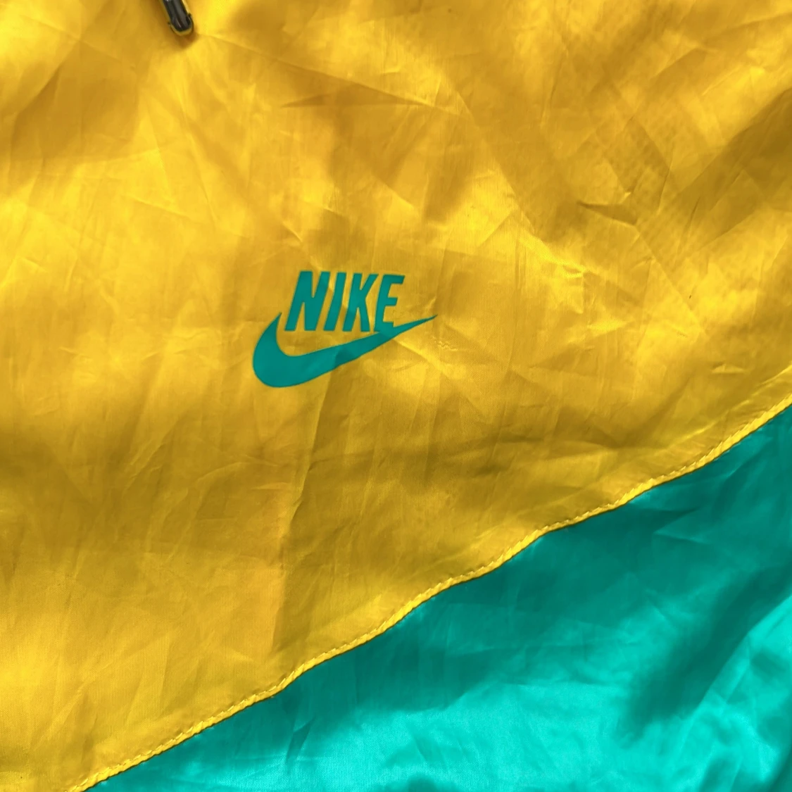 Nike vindjacka med huva i gult och turkost - 1