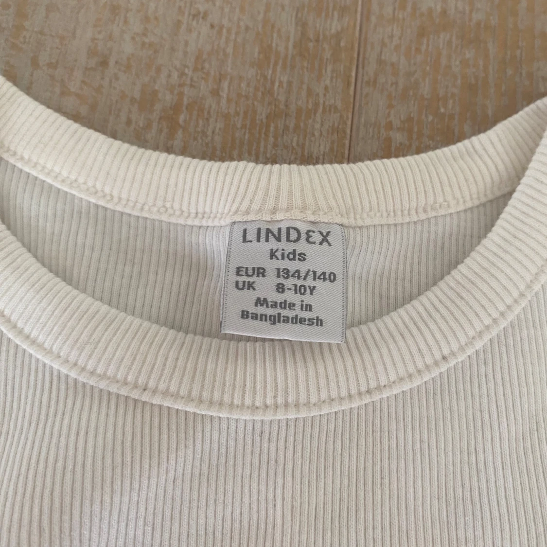Vit ribbad linnetopp från Lindex - 1