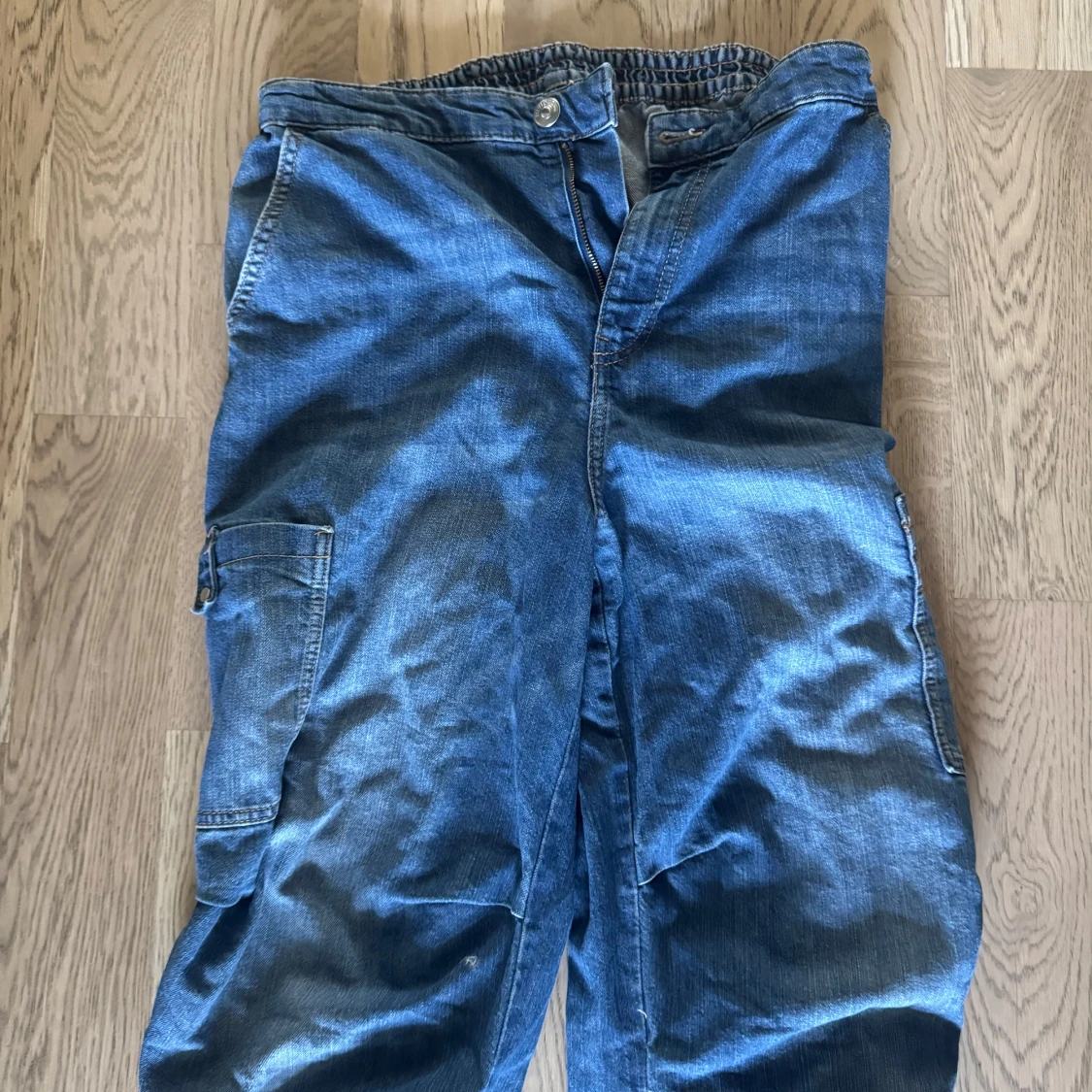 Blå cargopants från Divided, M - 1