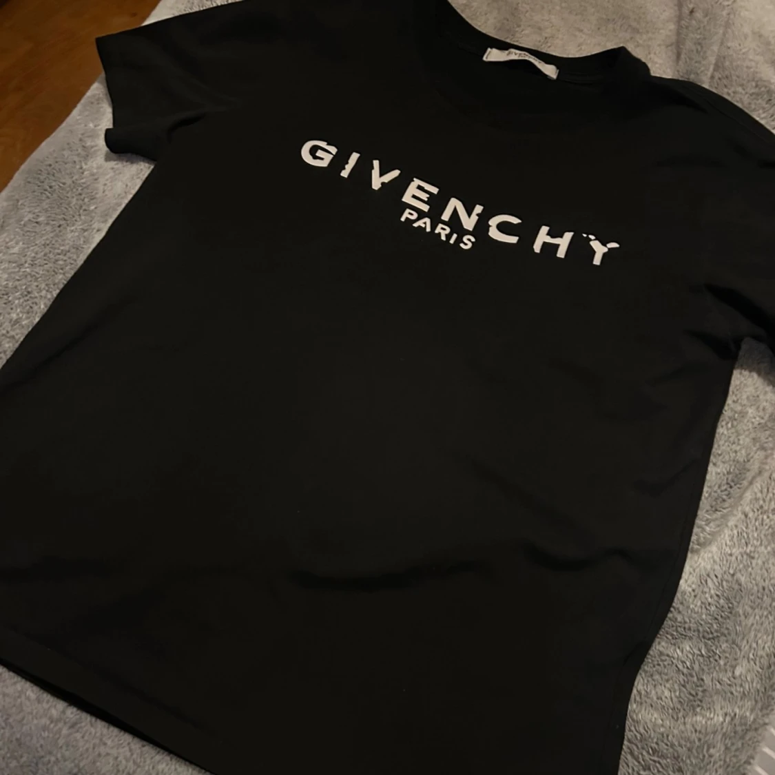 Svart Givenchy t-shirt  - 1