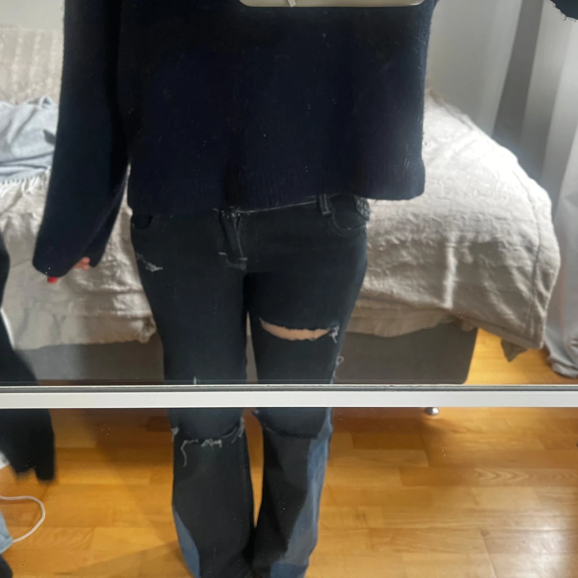 bootcut jeans med slitningar