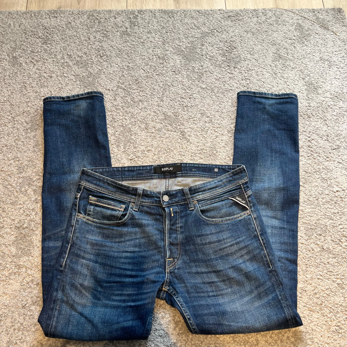 Blå jeans från Replay med raka ben