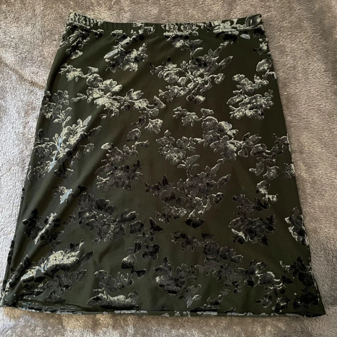 Mörkgrön sammetskjol 