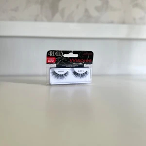 Nya lösögonfransar - Helt nya Ardell Wispies lösögonfransar som bara legat i sminkbordet och aldrig kommit till användning! Nypris 79kr! FÖRST TILL KVARN!