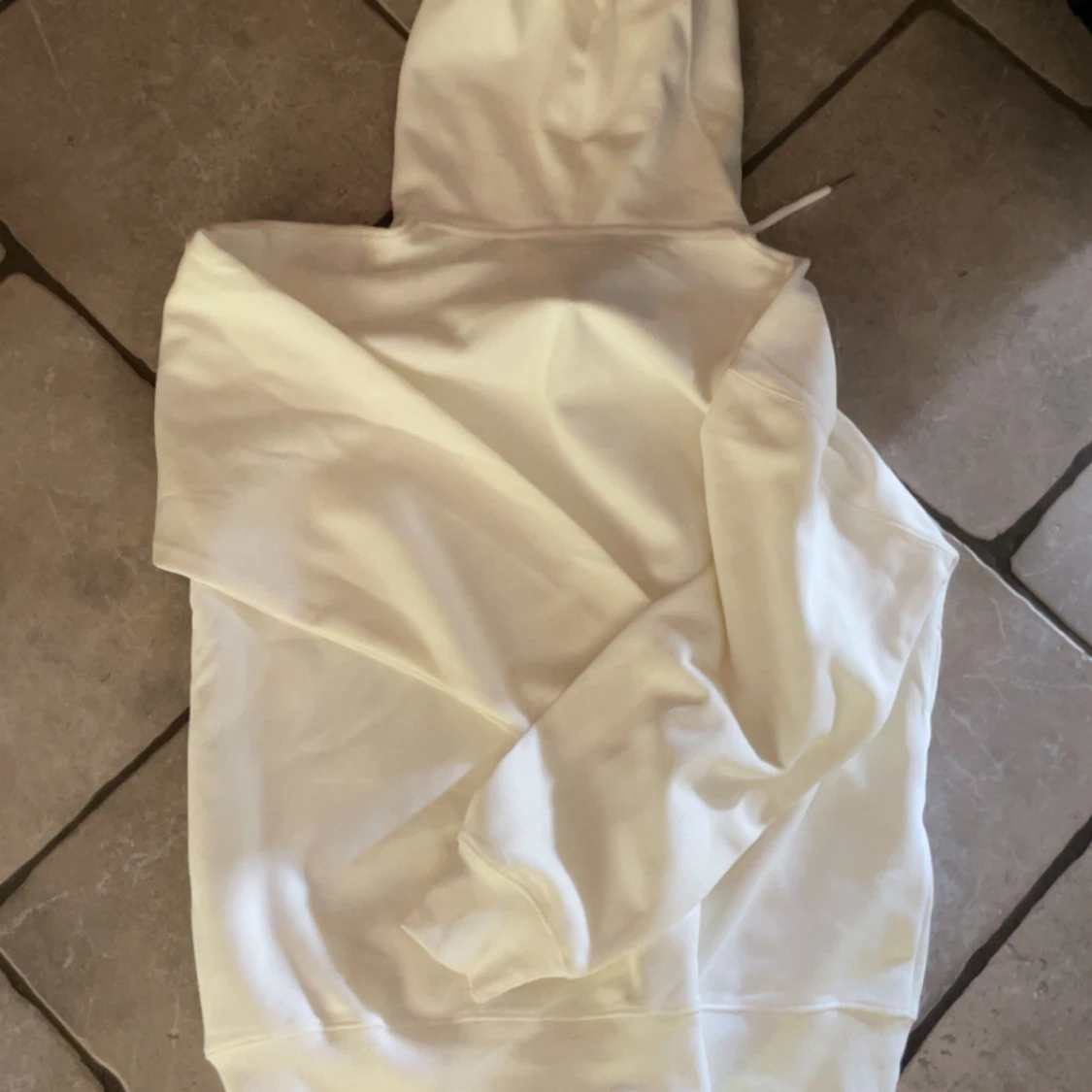 Vit hoodie från Alexander McQueen - 1