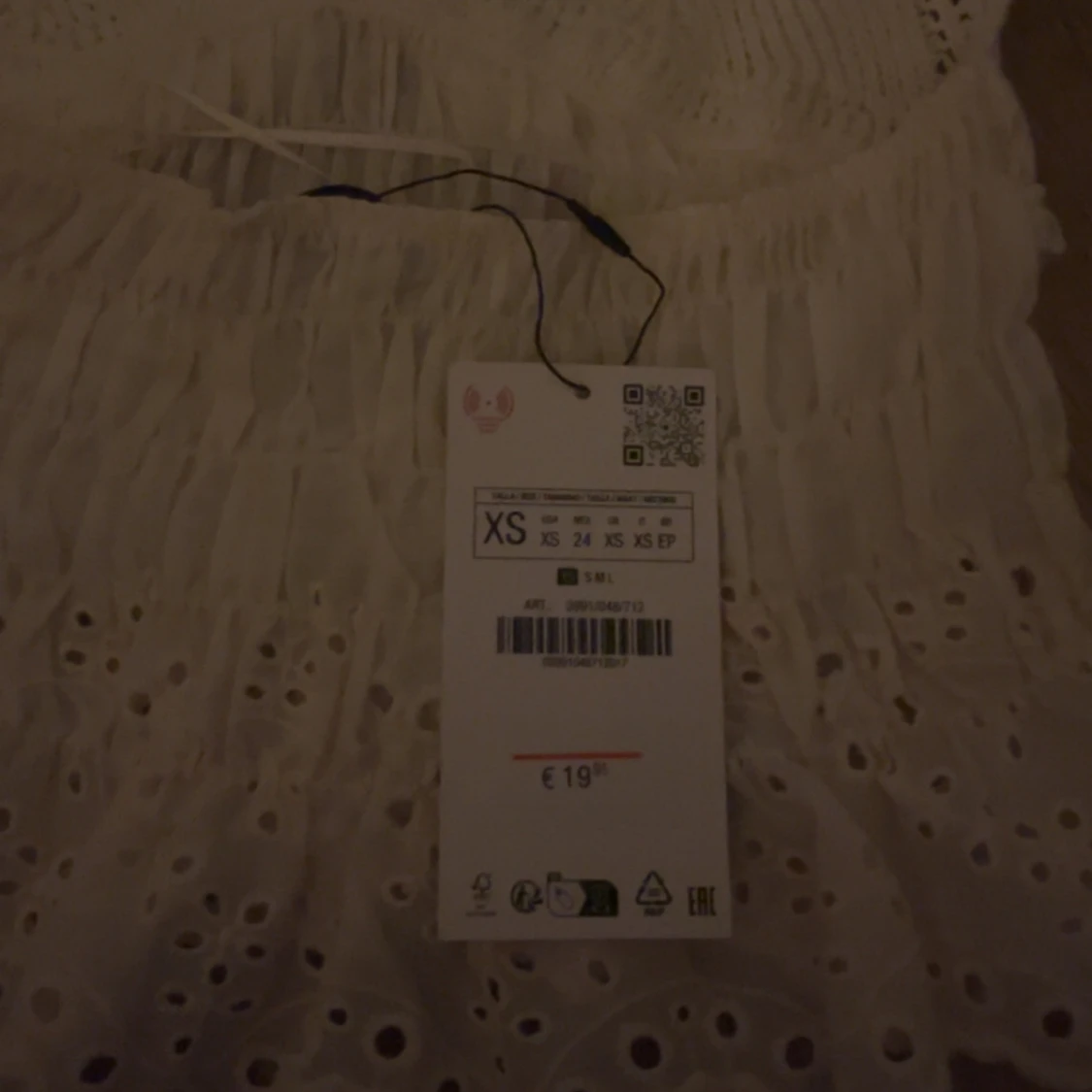 Vit spetsig linnetopp från Zara XS - 2