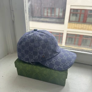 Blå Gucci keps  - Blå Gucci Canvas keps. Äkta. 