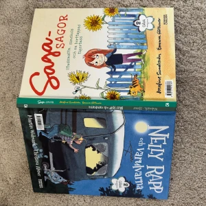 Barnbok/ ksiạžka dla dzieci, 2 böcker i 1!  - I denna bok är det 2 sagor i 1! Både sagas sagor och Nelly rapp! Nelly rapp sagan är 77 sidor och sagas sagor är 35 sidor! Köpt för 190kr! Helt ny!