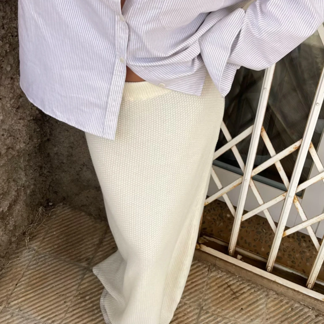 Vit stickad långkjol från Djerf Avenue - 1