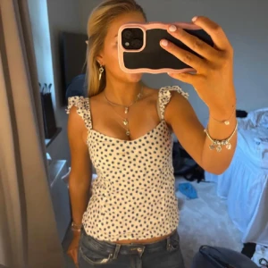 prickig topp - jättegullig och trendigggg 🥹🥹🥹💙💙💙