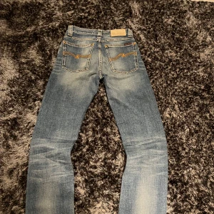 Fetta nudie jeans väldigt fint skick  - Sjysta brallor från nudie som nya 