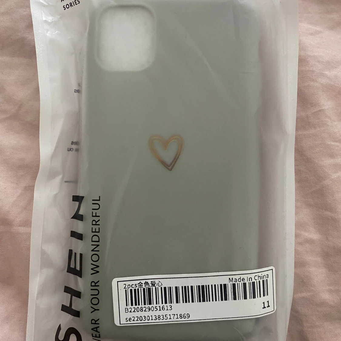 Mobilskal med hjärtdetalj från Shein - 1