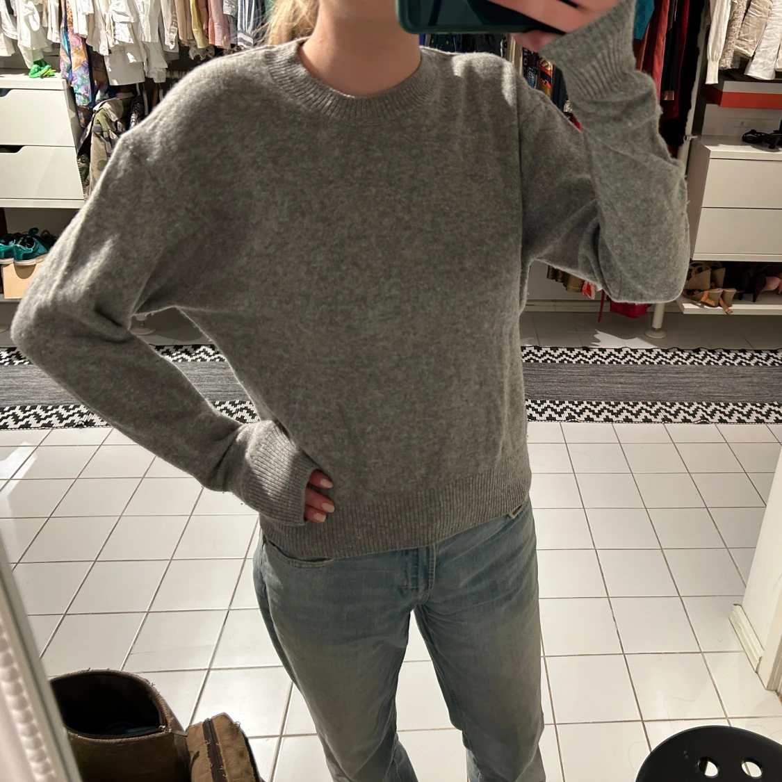 Grå stickad tröja uniqlo