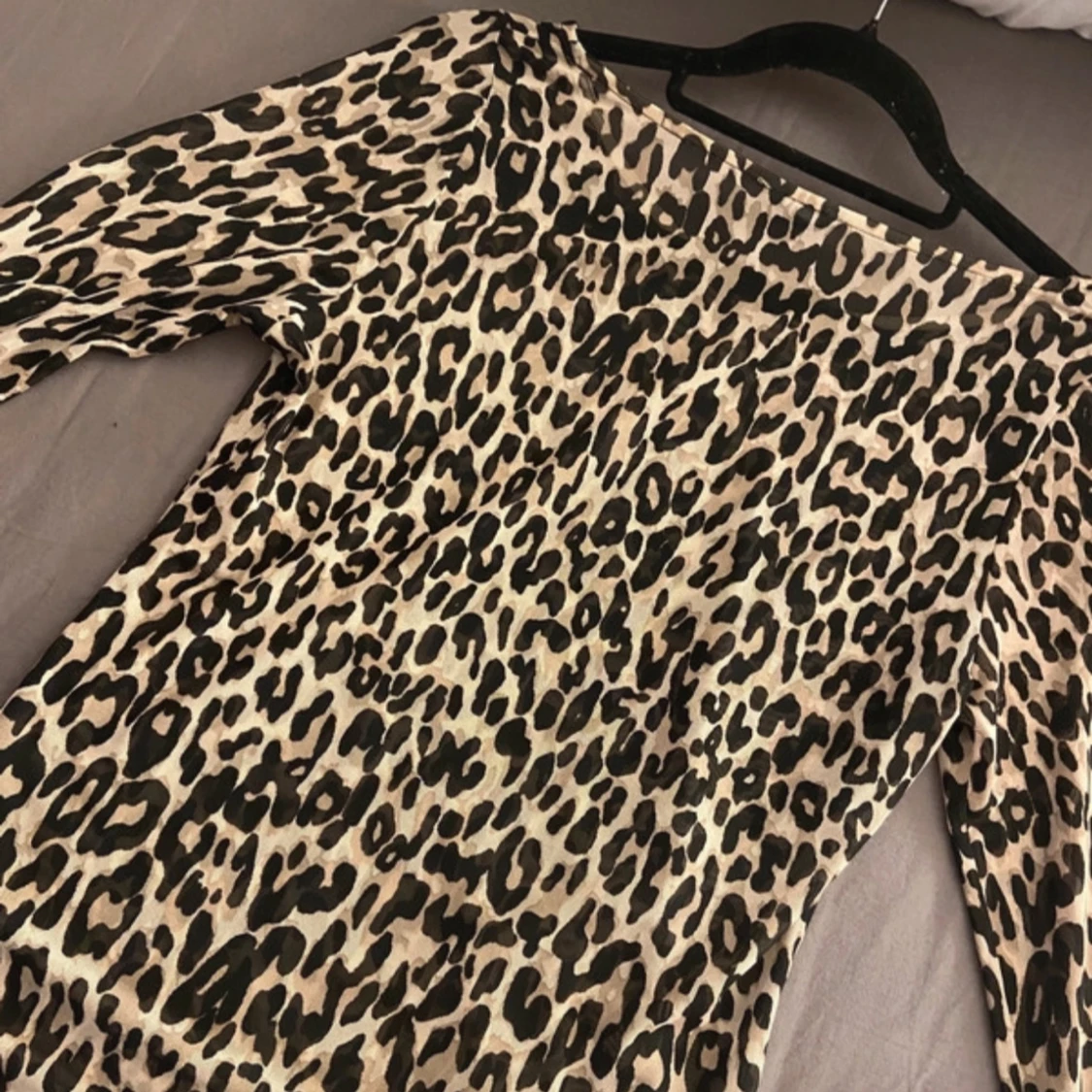 Leopardmönstrad topp med trekvartsärm - 2