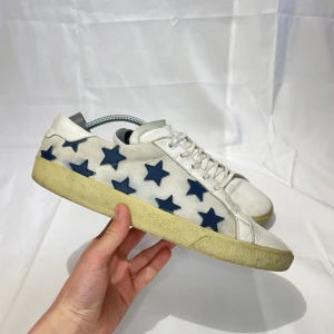 Saint Laurent skor  - Saint Laurent || skick 7/10 || storlek 43 || nypris ca 6500kr mitt pris andast 1799kr || garanterat äkta ✅ || pris kan diskuteras vid snabb affär!