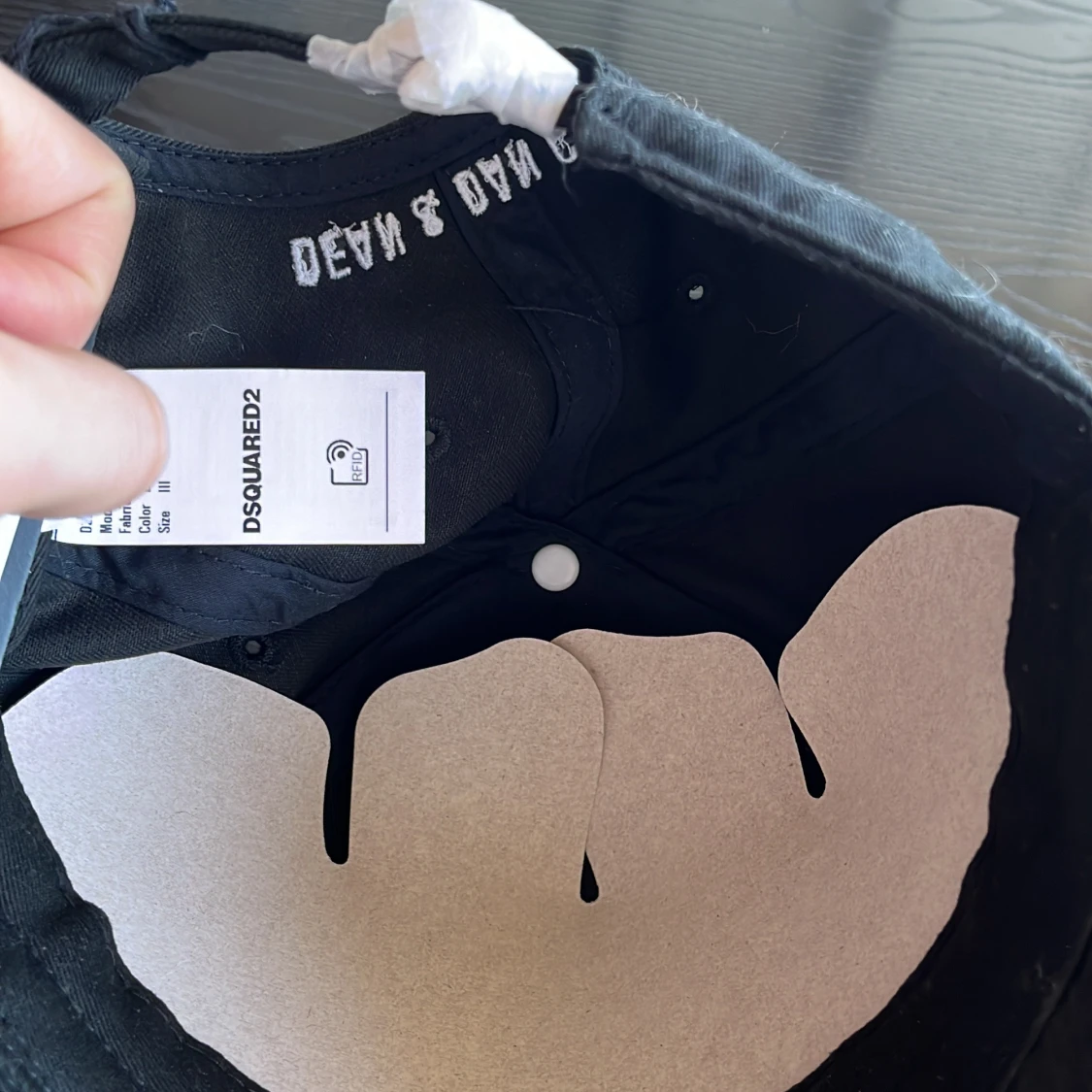 Svart keps från Dsquared2 - 2