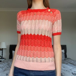 Missoni topp - Så snygg missoni liknande tröja/topp med virkat mönster och glitter💕💕💕💕💕🌸 Storlek M men tycker den passar S🤗