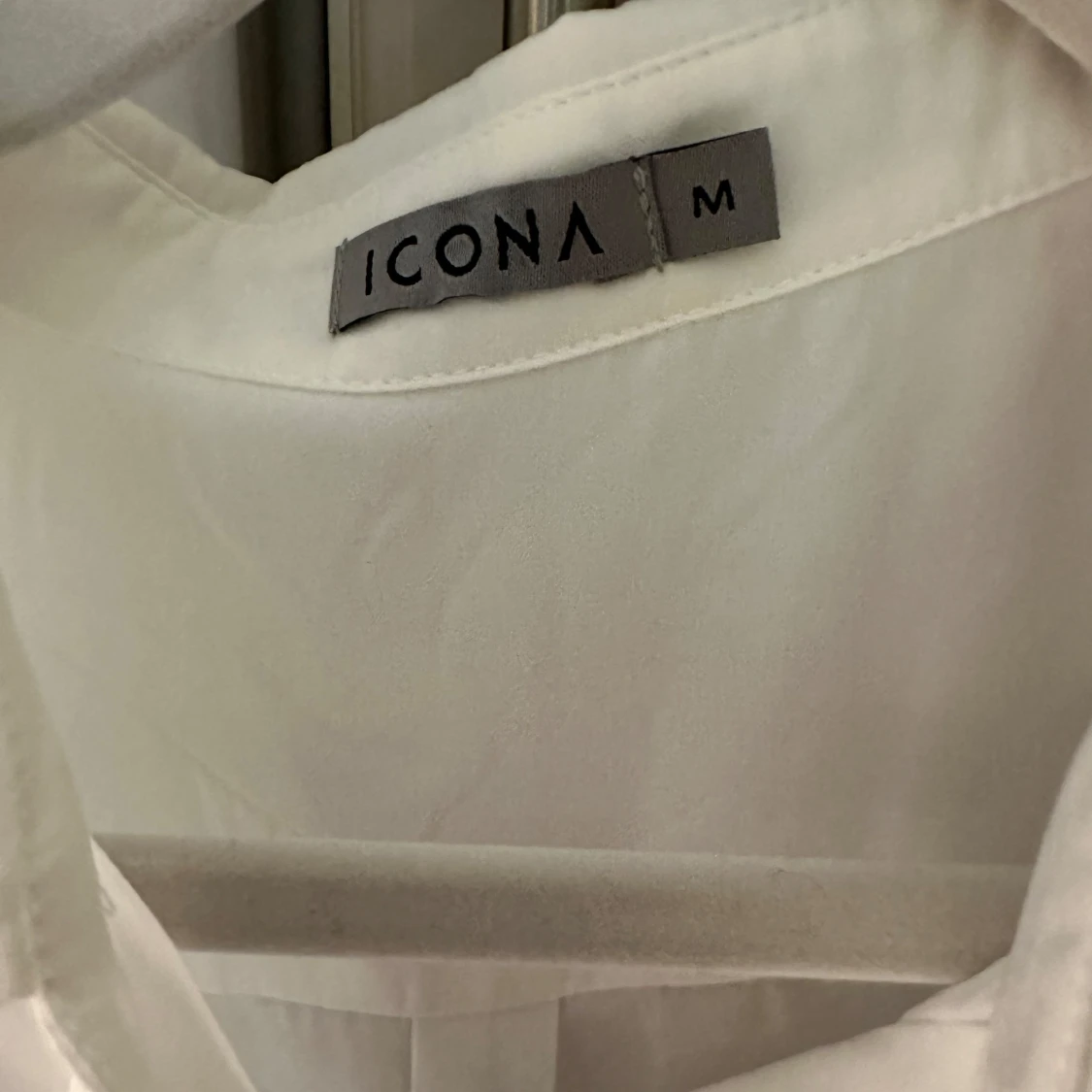 Vit långärmad skjorta - 4