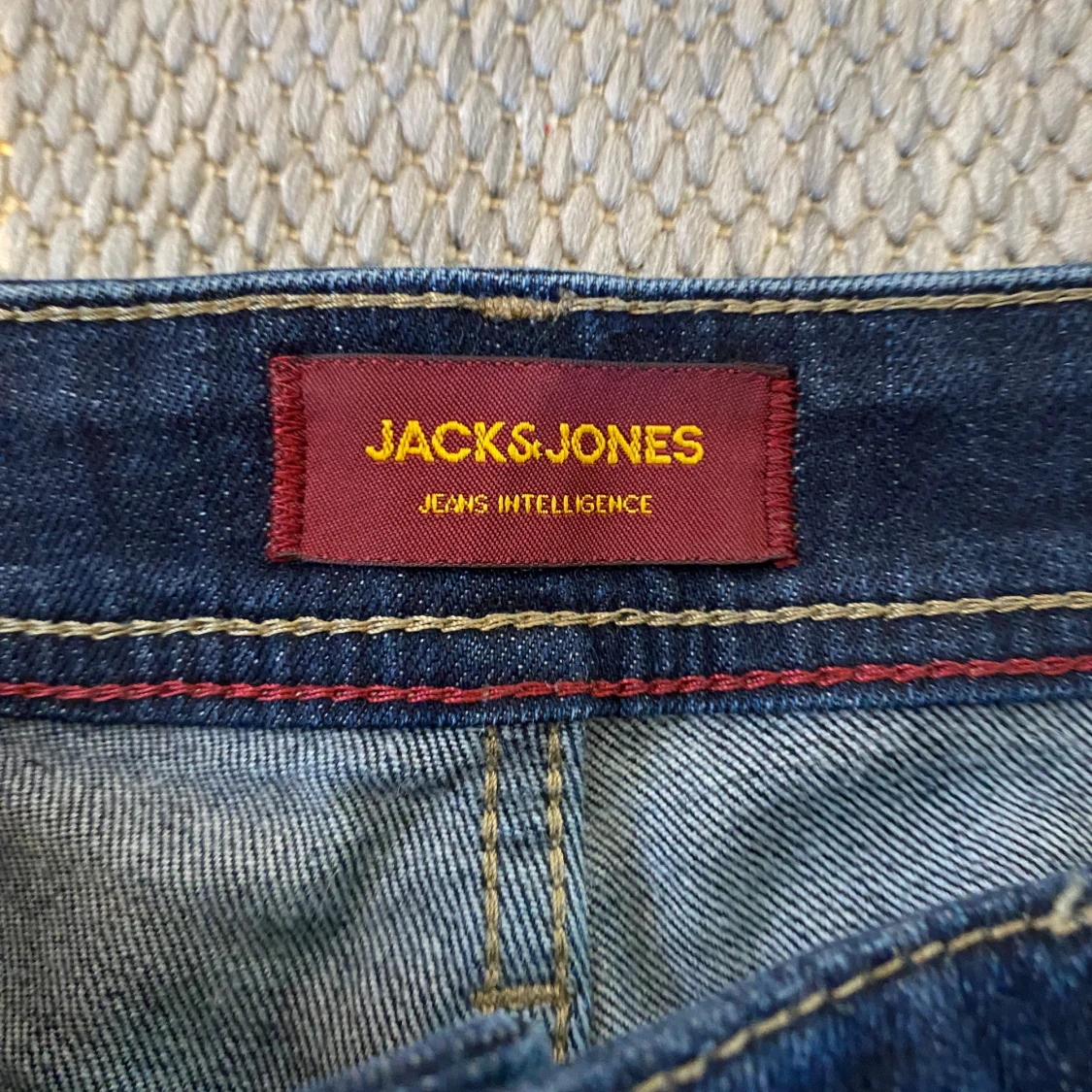 Mörkblå jeans från Jack & Jones - 2